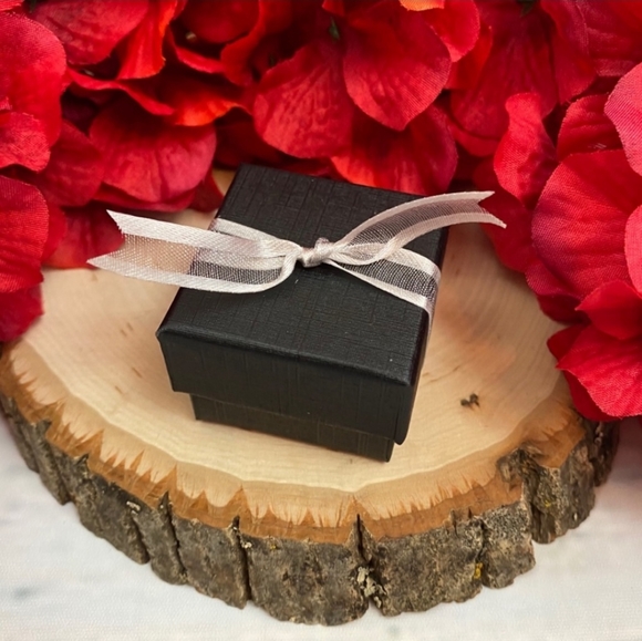 *New In Box Stunning Round Silver & Gunmetal Crystal Cufflinks* - Picture 6 of 6